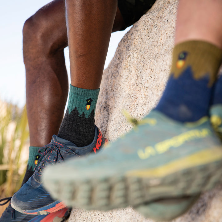 Mens Merino Wool Crew Midweight Seamless Hiking Socks