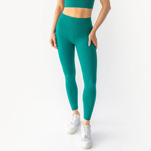 Sportleggings in Tannengrün